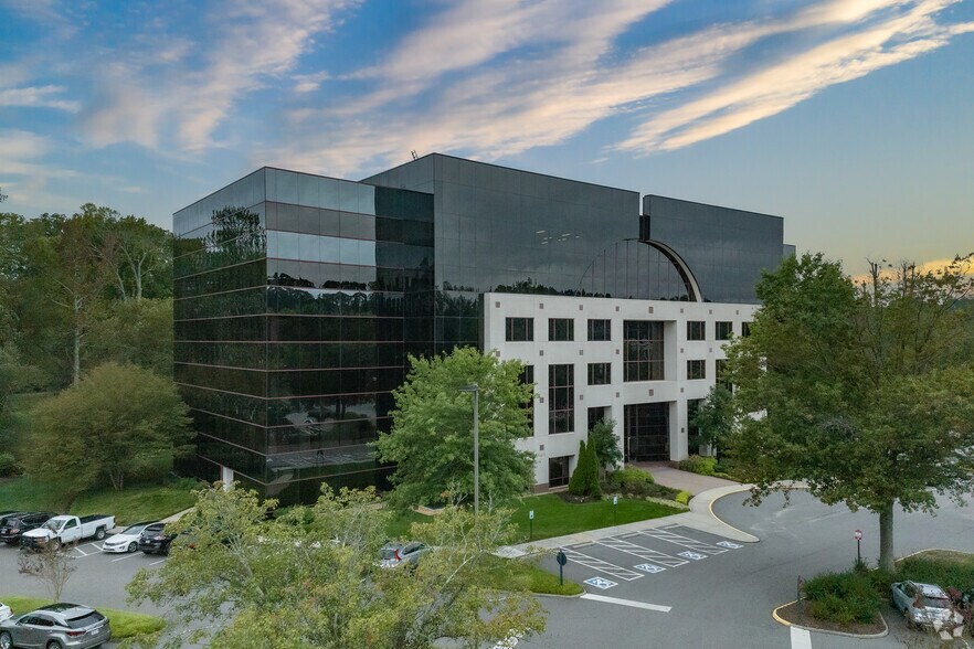 More Photos Of 7501 Boulder View Dr, North Chesterfield Unknown For Lease