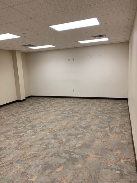 More Photos Of 2227 N Leg Rd, Augusta Warehouse For Lease