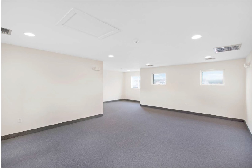 More Photos Of 100-110 Park Ave, Manalapan Township Flex For Lease