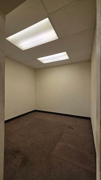 More Photos Of 2001 Hawkins Circle, Los Angeles Warehouse For Lease