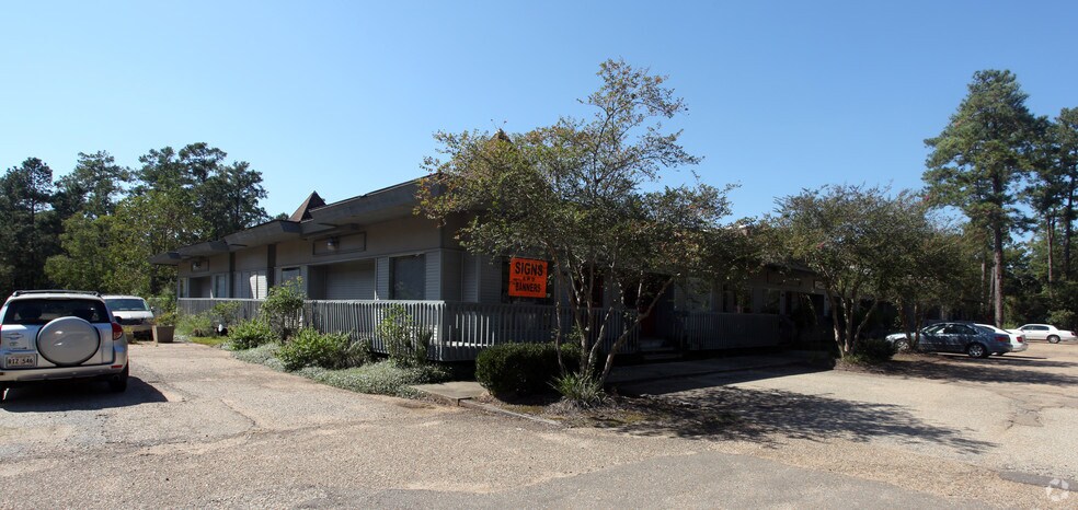 Primary Photo Of 1800 W Causeway Approach, Mandeville General Retail For Sale