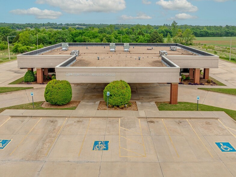 More Photos Of 15679 NE 23rd St, Choctaw Medical For Sale
