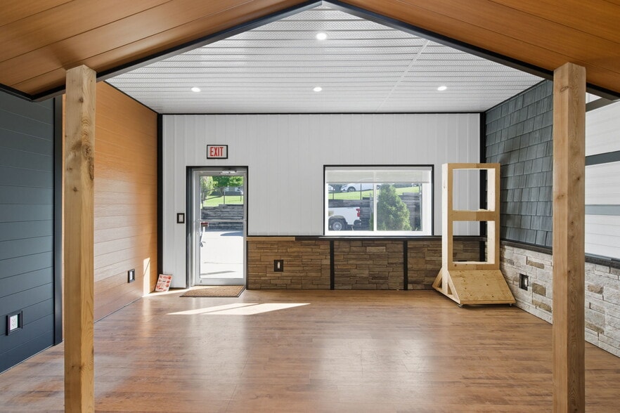 More Photos Of 169 Elizabeth St, Midland Industrial For Sale