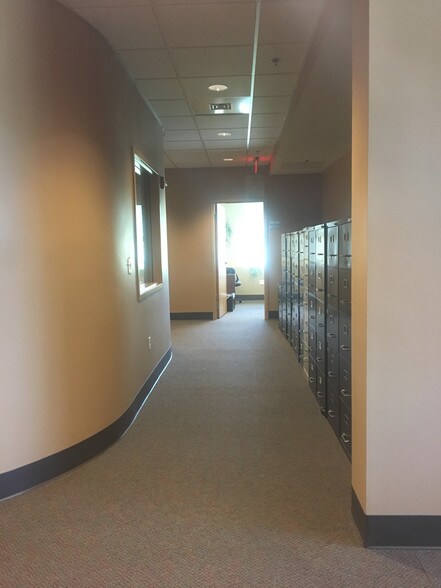 More Photos Of 1 Chelsea St, New London Office For Lease