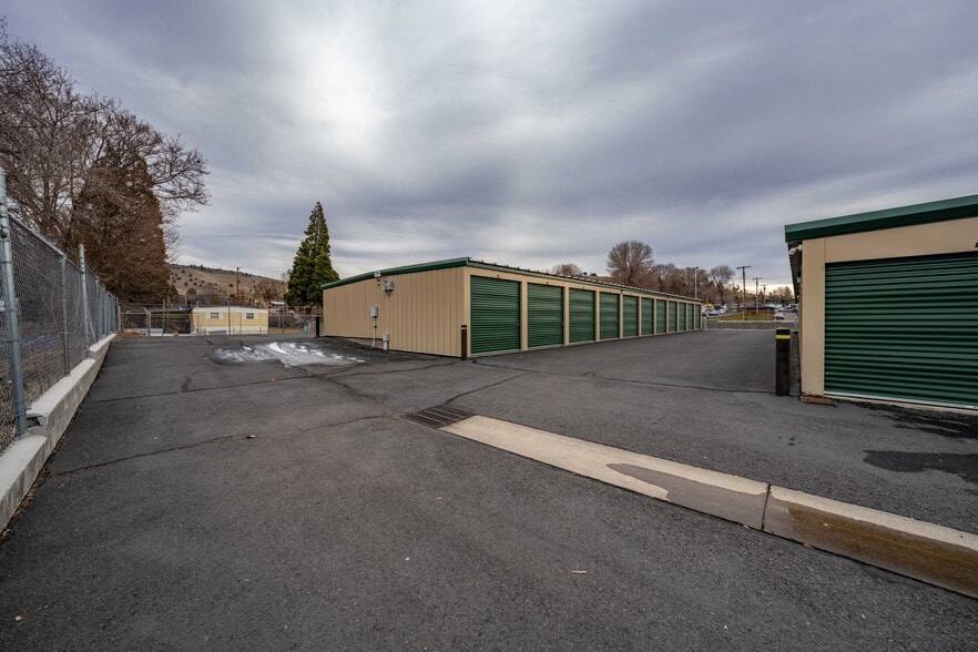 More Photos Of 4851 Highway 97 N, Klamath Falls Self Storage For Sale