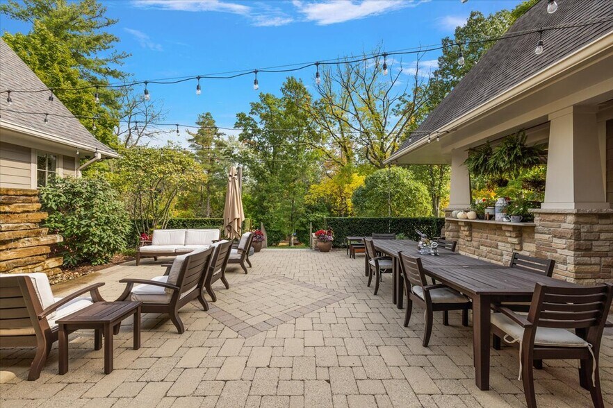 More Photos Of 1330 Oxford Rd, Bloomfield Hills Specialty For Sale