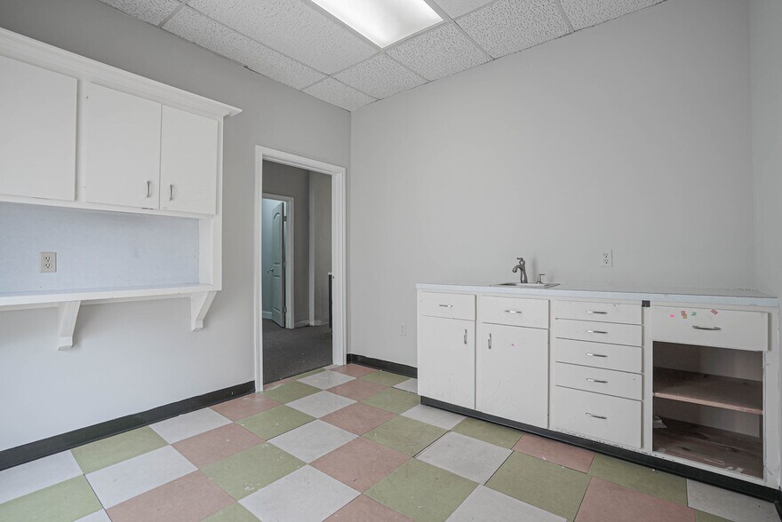 More Photos Of 14721 Pebble Bend Dr, Houston Medical For Sale