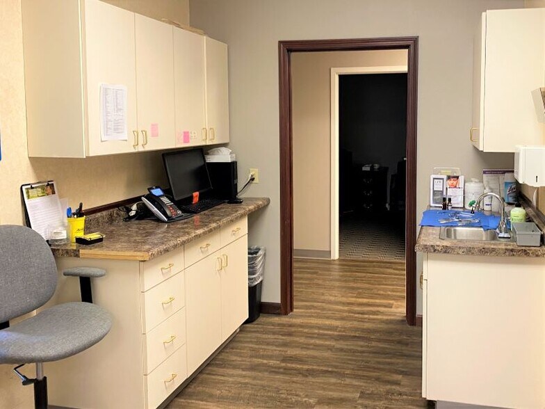 More Photos Of 1475-1495 W Main St, Tipp City Medical For Lease