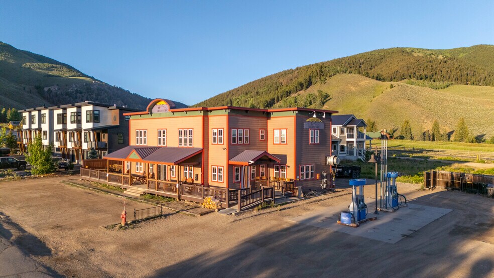More Photos Of 228 Elcho Ave, Crested Butte Service Station For Sale