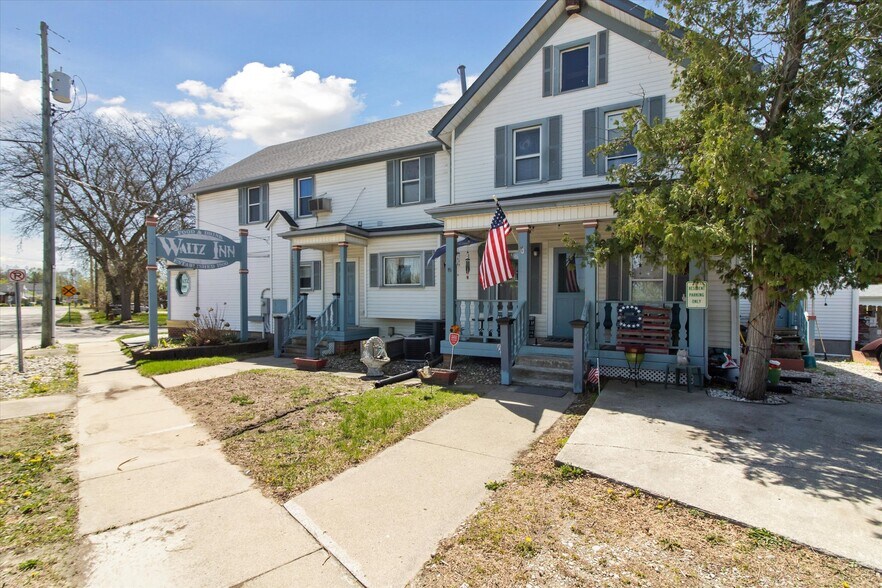 More Photos Of 28080 Waltz Rd, New Boston Restaurant For Sale