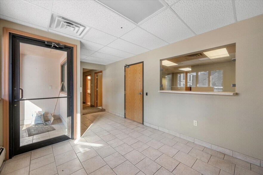 More Photos Of 87 Sherman St, Deadwood Restaurant For Lease