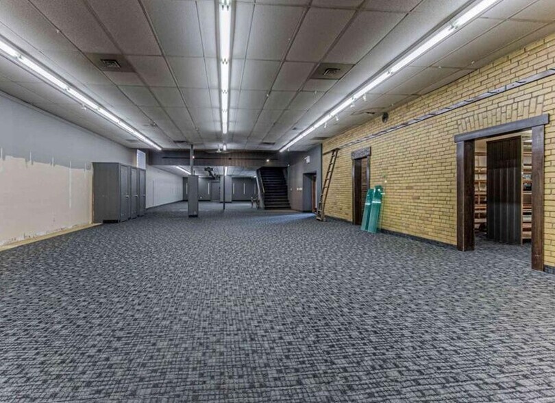More Photos Of 95 Peel St, Wilmot Department Store For Sale