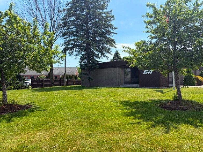 More Photos Of 900 McLean Rd, Cortland Office For Sale