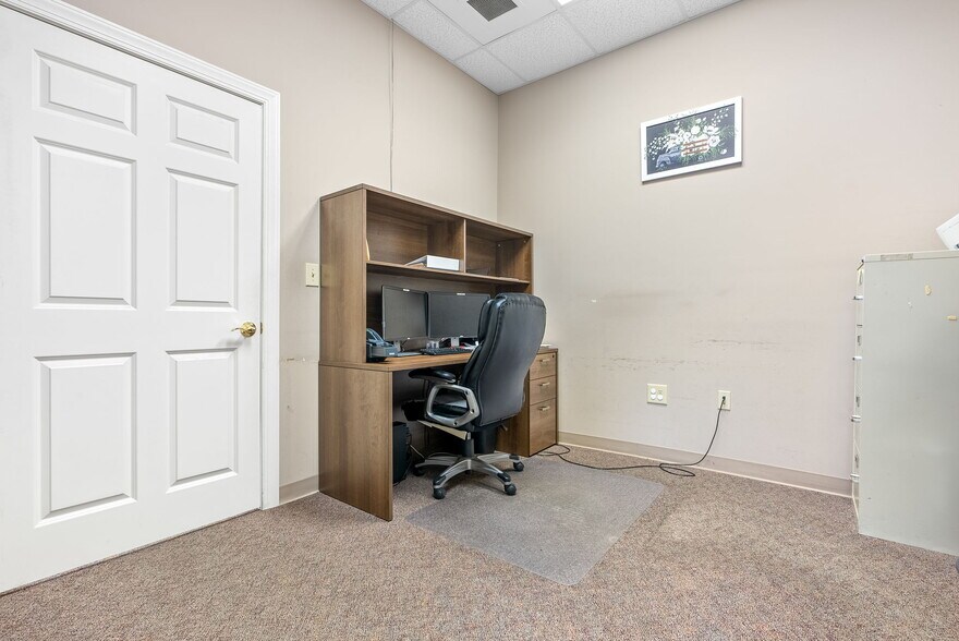 More Photos Of 834-840 Lagoon Business Loop, Montgomery Light Distribution For Lease