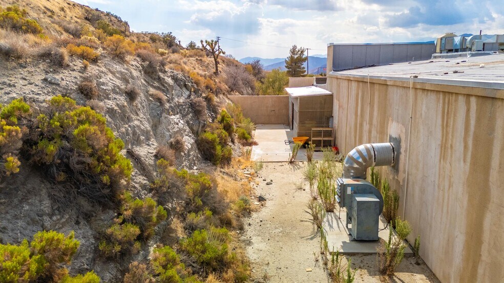 More Photos Of 54465 29 Palms Highway, Yucca Valley Warehouse For Sale