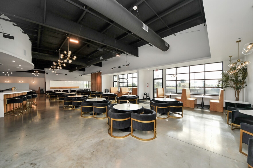 More Photos Of 30625 Kingsland Blvd, Brookshire Storefront For Sale