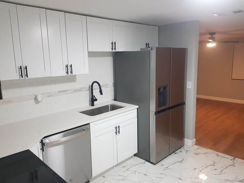 More Photos Of 311 58th Ave E, Bradenton Apartments For Sale