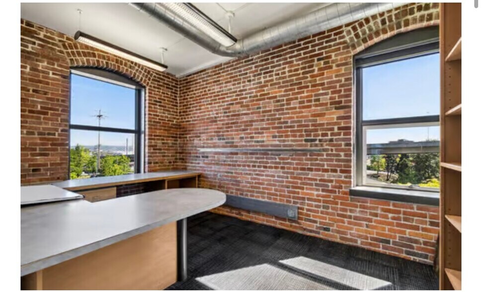 More Photos Of 101 E 26th St, Tacoma Office For Lease