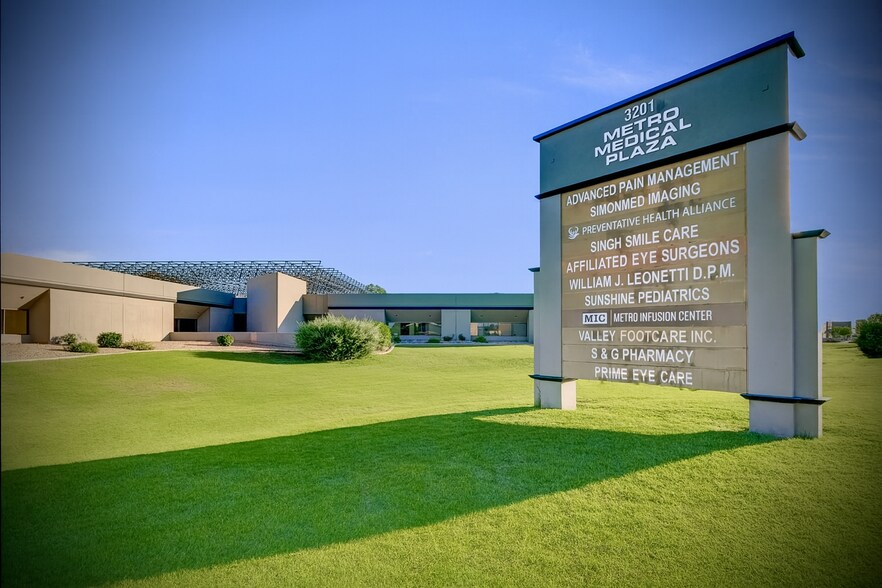 Primary Photo Of 3201 W Peoria Ave, Phoenix Medical For Lease