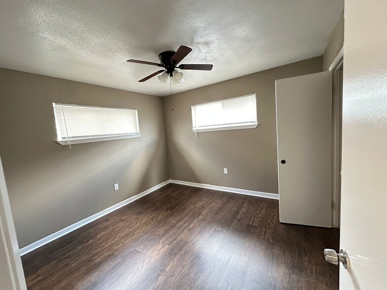 More Photos Of 5408 Market St, Houston Apartments For Sale