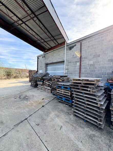 More Photos Of 120 11th St NW, Hickory Warehouse For Sale