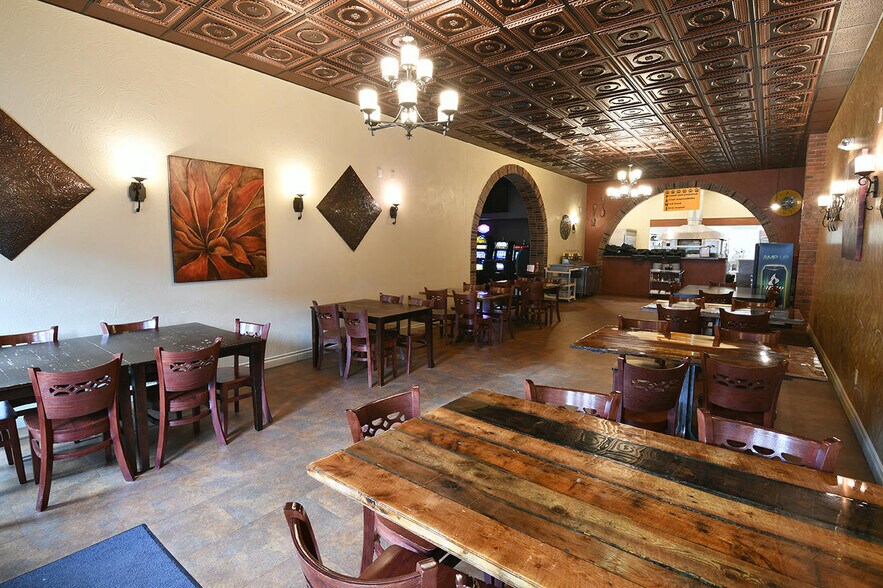 More Photos Of 239 Main St, Shelby Bar For Sale