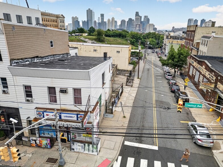 More Photos Of 154 Chestnut Ave, Jersey City Restaurant For Sale
