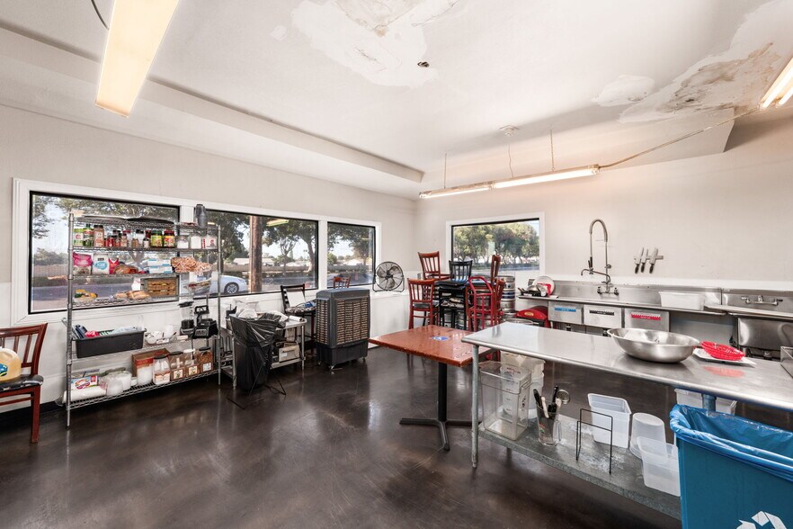 More Photos Of 10028 Foothill Blvd, Rancho Cucamonga Restaurant For Sale