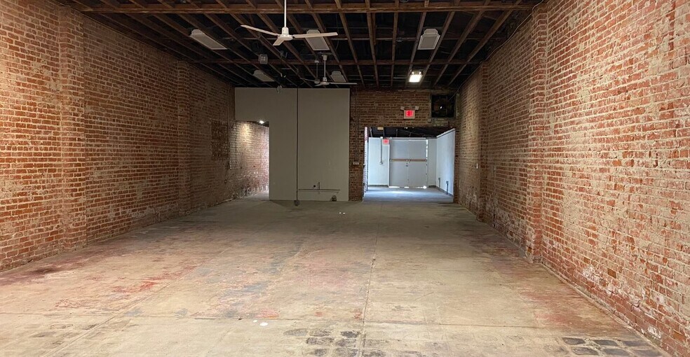 More Photos Of 4875 W Washington Blvd, Los Angeles Storefront For Lease