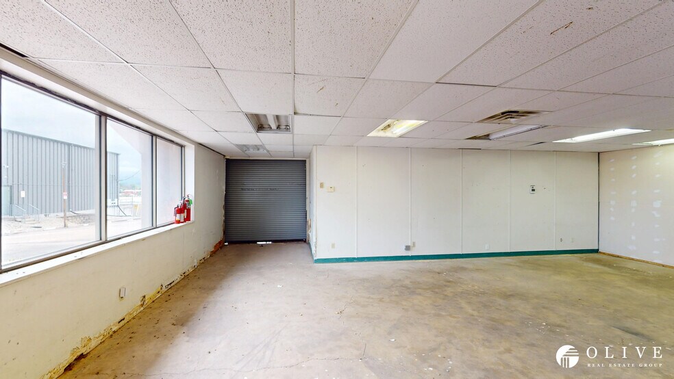 More Photos Of 3709 E Platte Ave, Colorado Springs Showroom For Sale