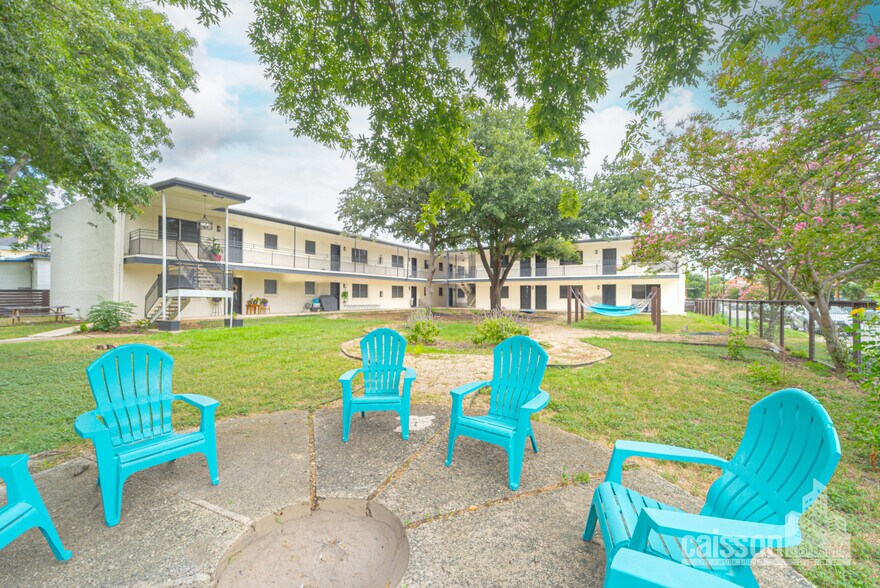 More Photos Of 327 E Locust St, San Antonio Apartments For Sale