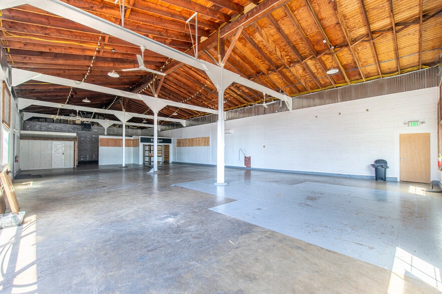 More Photos Of 4761 Lancaster Dr NE, Salem Warehouse For Lease