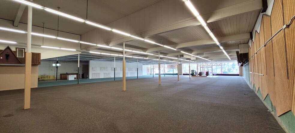 More Photos Of 2515 6th Ave N, Great Falls General Retail For Sale