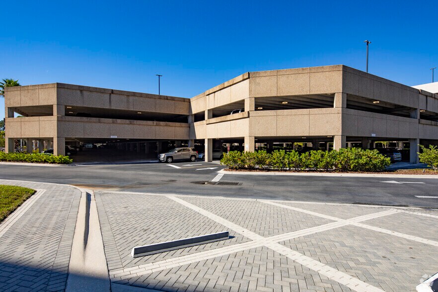 More Photos Of 3101 W Dr Martin Luther King Blvd, Tampa Office For Lease