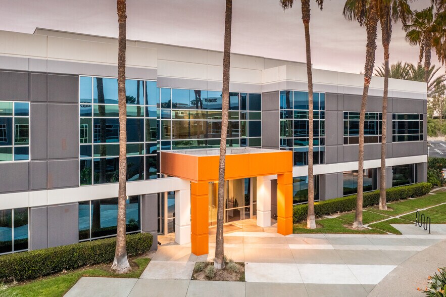 More Photos Of 25391 Commercentre Dr, Lake Forest Coworking Space