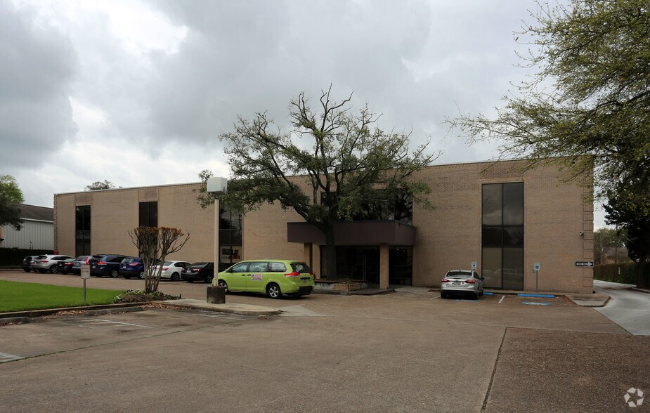 Primary Photo Of 1425 Blalock Rd, Houston Office For Lease