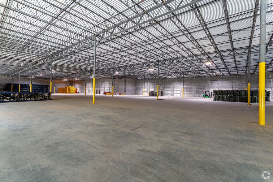 More Photos Of 1777 Benton Blvd, Savannah Warehouse For Lease