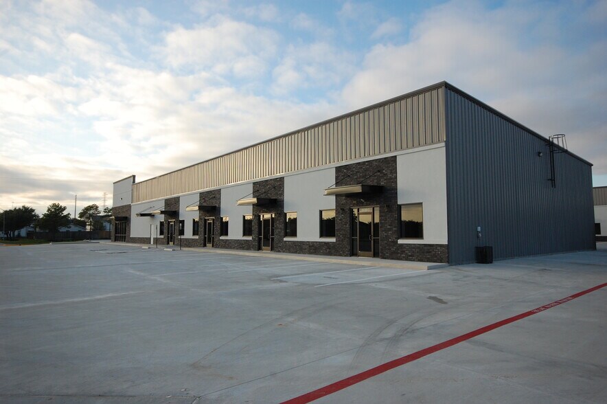 More Photos Of 3740 N Mason Rd, Katy Flex For Lease