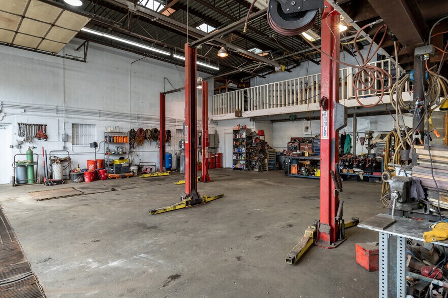 More Photos Of 49260 Van Dyke Ave, Shelby Township Warehouse For Sale