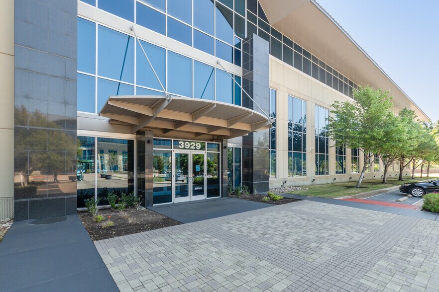 More Photos Of 3929 W John Carpenter Fwy, Irving Office For Lease
