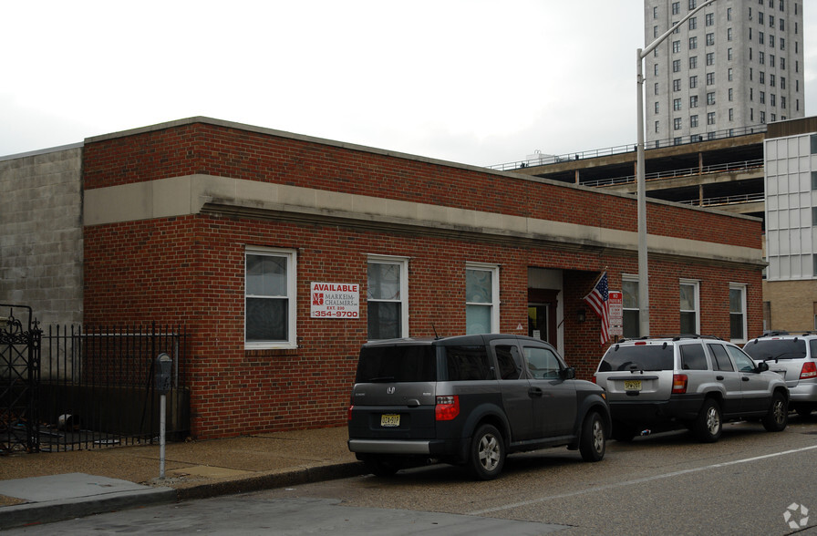 Primary Photo Of 415 Federal St, Camden Office For Sale