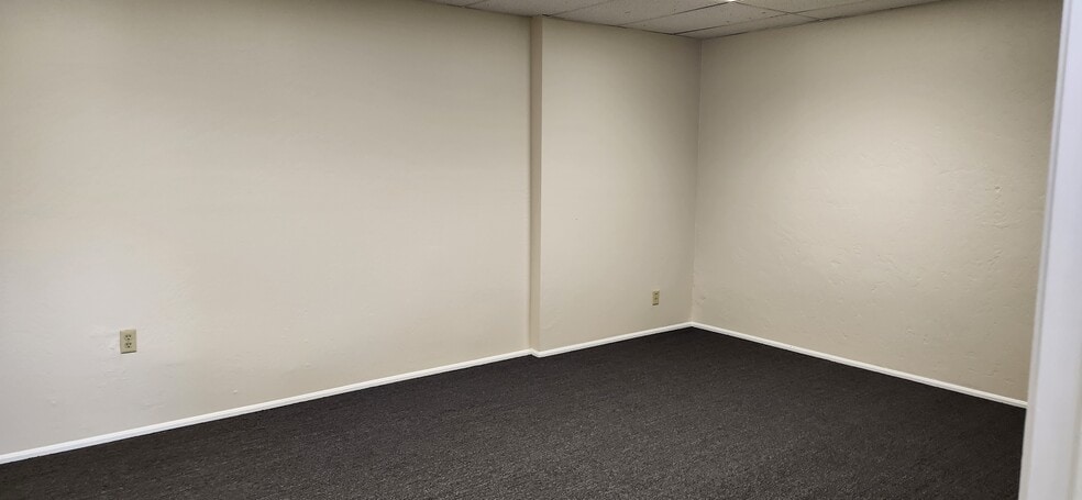 More Photos Of 301 W Calaveras Blvd, Milpitas Freestanding For Lease