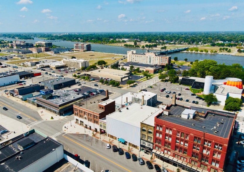 More Photos Of 711 Washington Ave, Bay City Medical For Lease