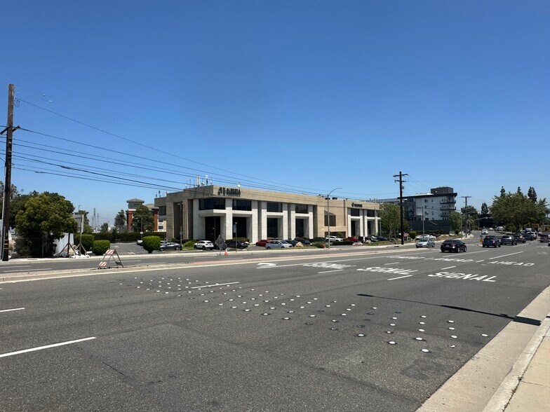 More Photos Of 1855 W Katella Ave, Orange Office Residential For Lease