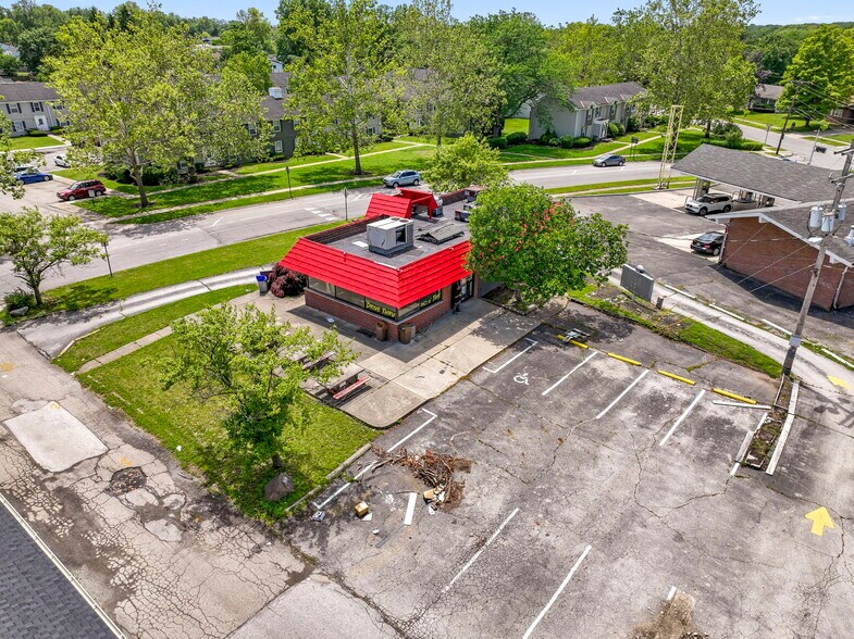 More Photos Of 1900 Tamarack Cir S, Columbus Fast Food For Lease