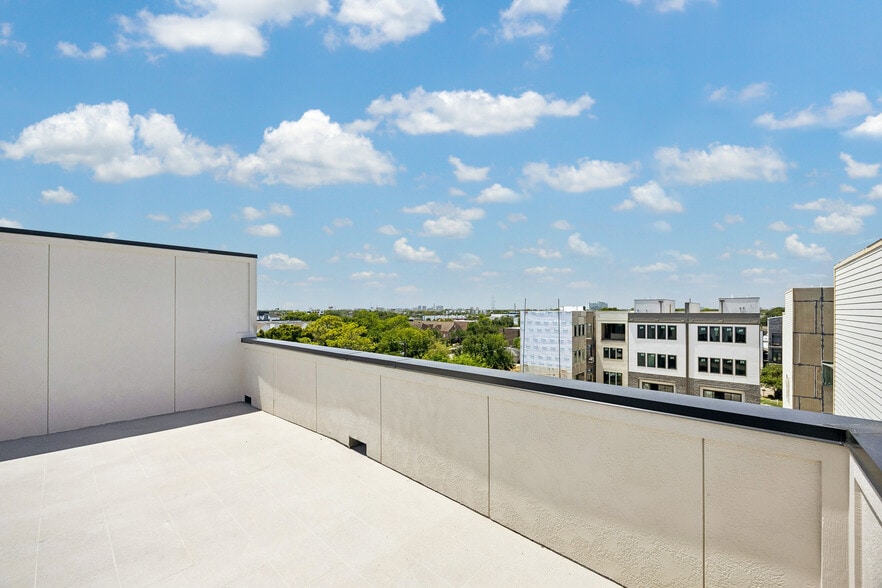 More Photos Of 5821 Winsome Ln, Houston Apartments For Sale