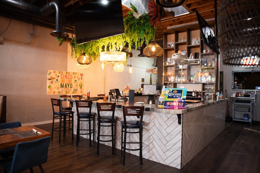 More Photos Of 812 Main St, Caldwell Storefront For Sale