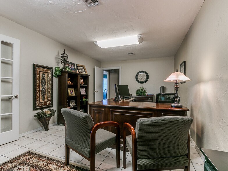 More Photos Of 16446 NE 23rd St, Choctaw Office Residential For Sale