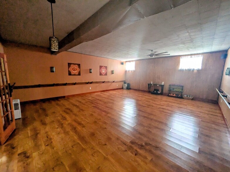 More Photos Of 195 W Statesville Ave, Mooresville Freestanding For Sale