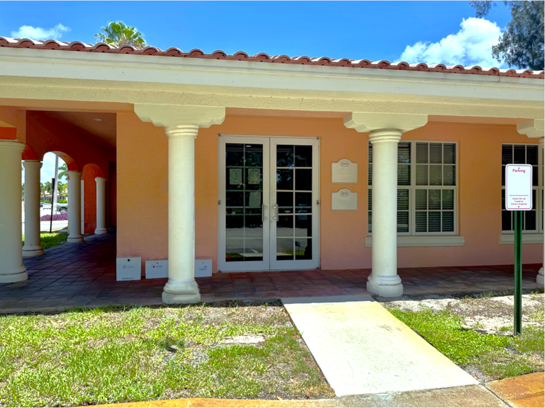 More Photos Of 3515 SE Willoughby Blvd, Stuart Medical For Lease